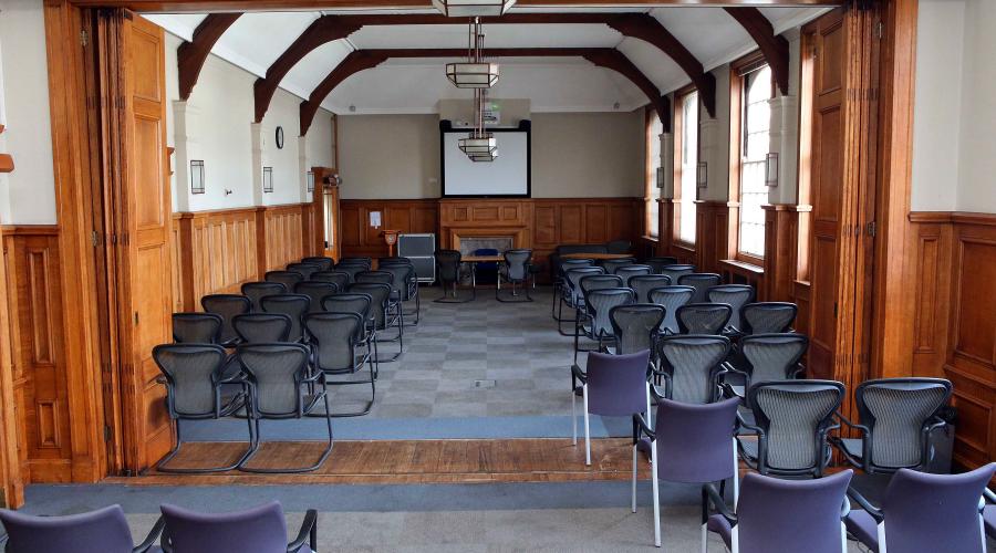 Hendon Town Hall_committee room